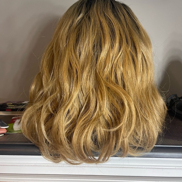 Wig - Picture 2 of 6